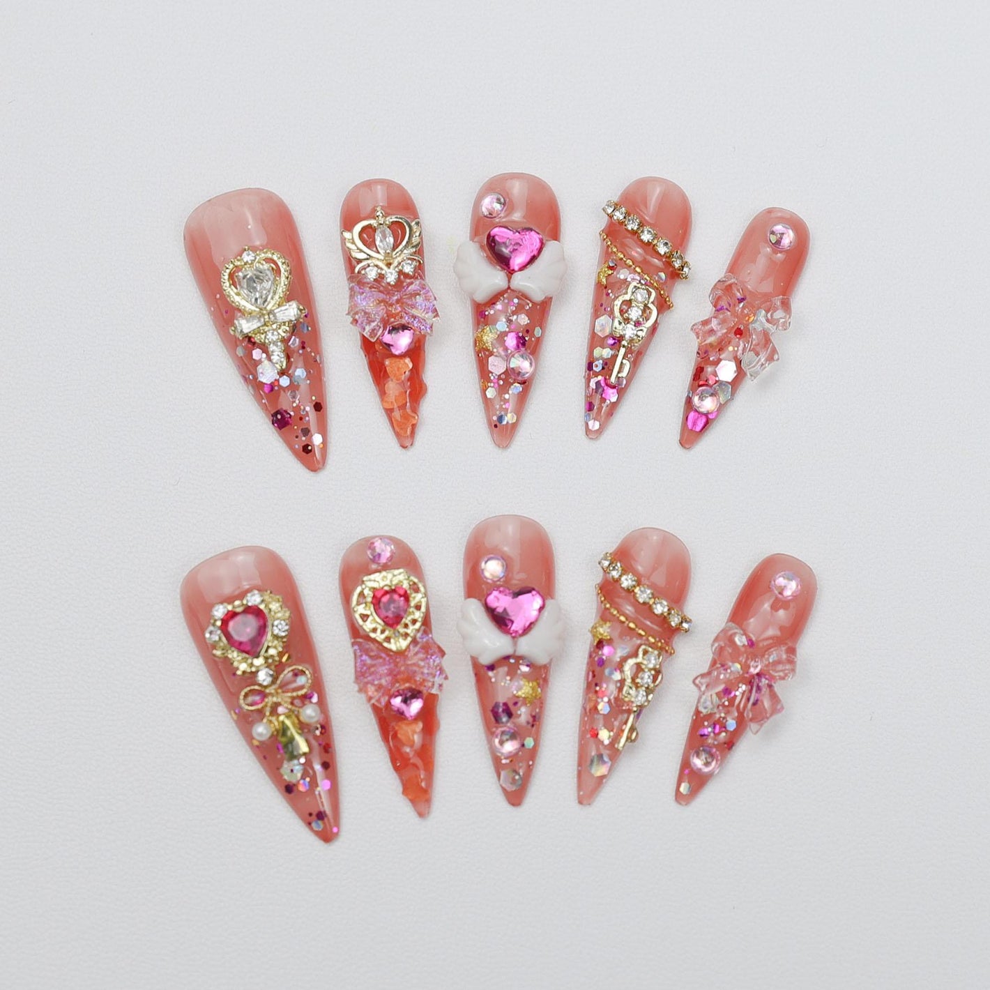 R4-Princess Heart Nails: Pink Hearts, Rhinestone Crowns, Sweet and Luxurious Style Short Handmade Nails